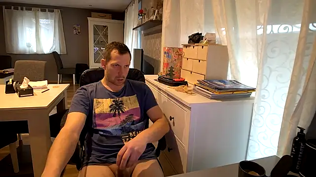Snapshot of ScuddyCum chatting on 01-21-25, 09:24 ScuddyCum online show from 01-21-25, 09:24