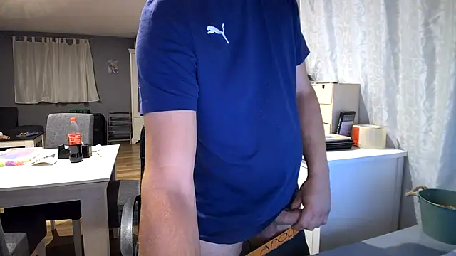 Snapshot of ScuddyCum chatting on 09-13-25, 02:33 ScuddyCum online show from 09-13-25, 02:33