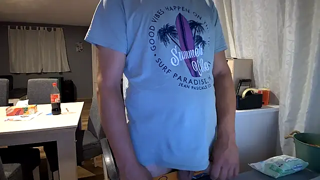 Snapshot of ScuddyCum chatting on 09-13-25, 09:25 ScuddyCum online show from 09-13-25, 09:25