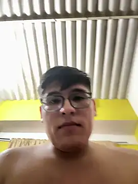 Snapshot of MikeAndJessy chatting on 03-15-25, 04:35 MikeAndJessy online show from 03-15-25, 04:35