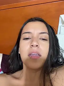 Snapshot of MikeAndJessy chatting on 03-22-25, 04:14 MikeAndJessy online show from 03-22-25, 04:14