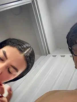 Snapshot of MikeAndJessy chatting on 11-03-25, 10:10 MikeAndJessy online show from 11-03-25, 10:10