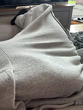 22TT2295 online show from 03-14-25, 02:52