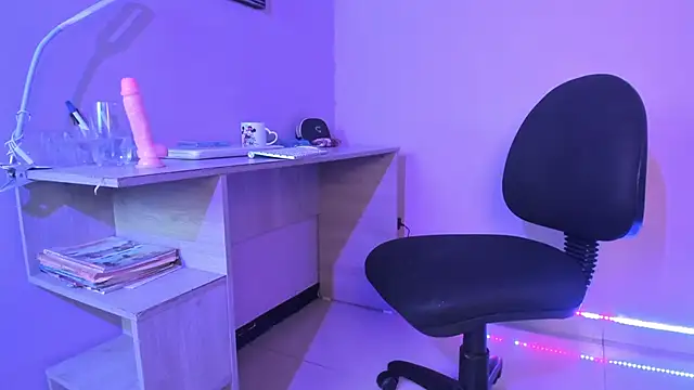 Snapshot of Samantha__cooper chatting on 02-12-25, 05:05 Samantha  cooper online show from 02-12-25, 05:05