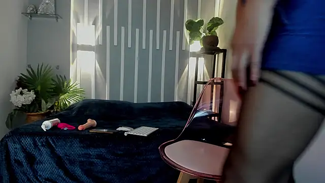 Snapshot of Samantha__cooper chatting on 03-07-25, 10:35 Samantha  cooper online show from 03-07-25, 10:35