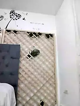 Mia WAll online show from 01-01-25, 06:05