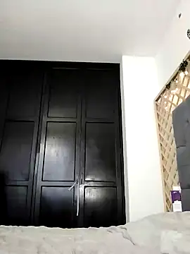 Mia WAll online show from 01-12-25, 12:12