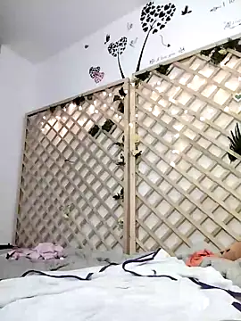 Mia WAll online show from 01-16-25, 01:37