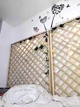 Mia WAll online show from 01-19-25, 11:01