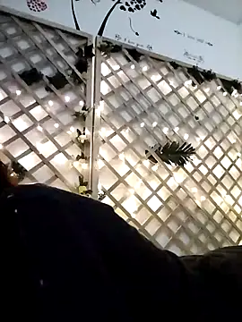 Mia WAll online show from 01-22-25, 10:18