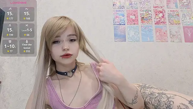 Snapshot of emodreamgirl chatting on 06-14-26, 03:58 emodreamgirl online show from 06-14-26, 03:58