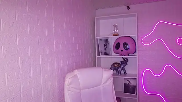 StellaFrost online show from 11-15-25, 04:03