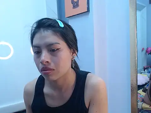 Snapshot of Chloe_Martini chatting on 01-15-25, 03:00 Chloe Martini online show from 01-15-25, 03:00