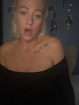 AlessasRoom online show from 09-25-25, 08:40