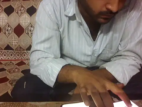 Snapshot of indihotguy chatting on 06-11-26, 02:33 indihotguy online show from 06-11-26, 02:33