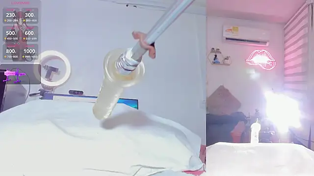 Maria Jones  online show from 12-19-25, 01:12