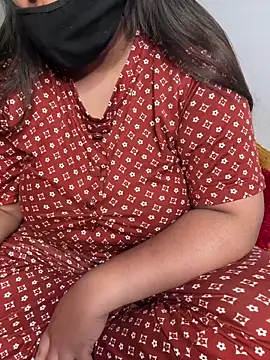 Snapshot of tanvihot2 chatting on 06-12-26, 06:18 tanvihot2 online show from 06-12-26, 06:18