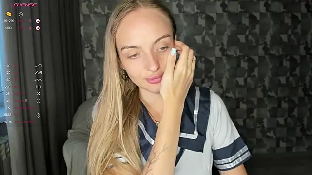 A delina online show from 06-18-26, 05:06
