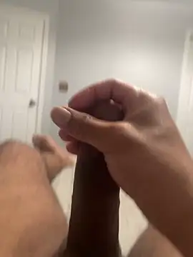 Snapshot of MrLatinKing chatting on 01-01-25, 11:27 MrLatinKing online show from 01-01-25, 11:27