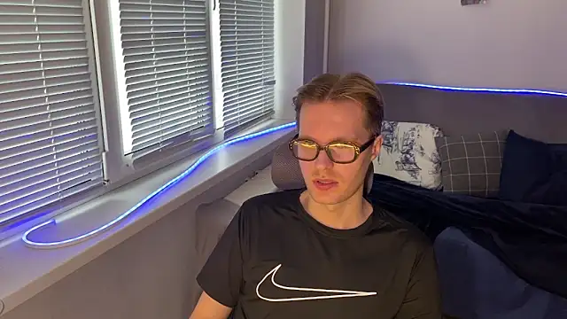 Leonnextdoor online show from 01-09-26, 09:12