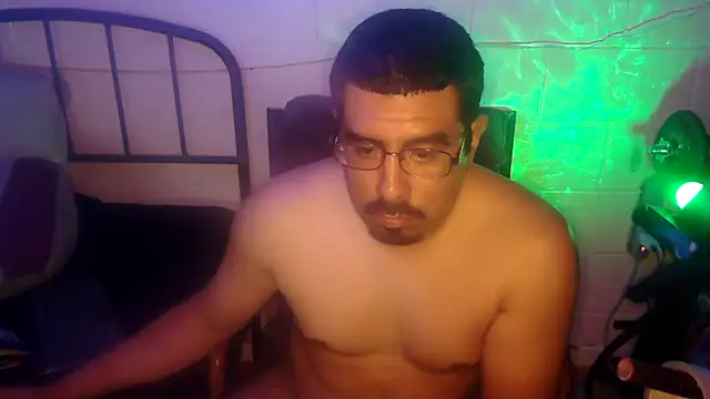 Snapshot of k1oudE chatting on 07-30-26, 08:02 k1oudE online show from 07-30-26, 08:02