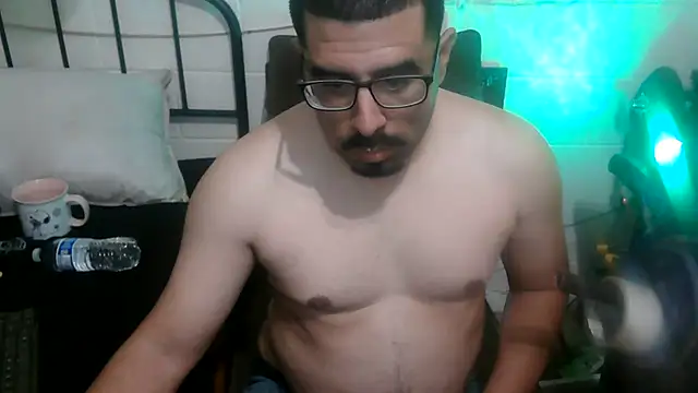 Snapshot of k1oudE chatting on 08-04-26, 08:55 k1oudE online show from 08-04-26, 08:55
