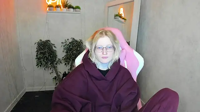 ElizabethHarpper online show from 11-20-25, 01:39