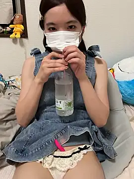 Snapshot of RIRI_Chan_ chatting on 07-18-26, 11:58 RIRI Chan online show from 07-18-26, 11:58