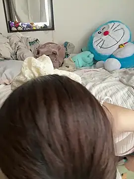 Snapshot of RIRI_Chan_ chatting on 07-27-26, 04:41 RIRI Chan online show from 07-27-26, 04:41