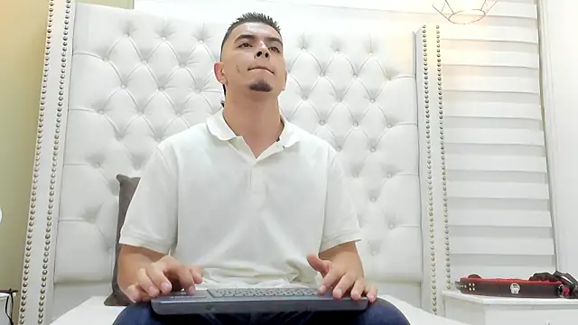 DAVID VICTORIAA online show from 09-20-25, 03:51