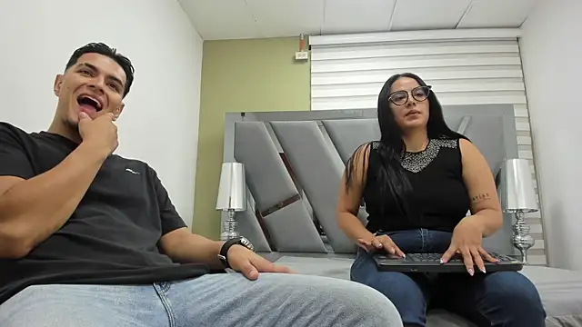 Snapshot of DAVID_VICTORIAA chatting on 05-15-26, 01:07 DAVID VICTORIAA online show from 05-15-26, 01:07