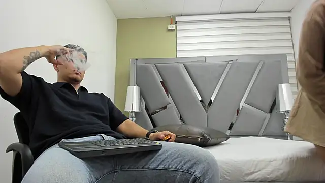 Snapshot of DAVID_VICTORIAA chatting on 05-29-26, 01:09 DAVID VICTORIAA online show from 05-29-26, 01:09