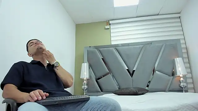 Snapshot of DAVID_VICTORIAA chatting on 07-29-26, 01:20 DAVID VICTORIAA online show from 07-29-26, 01:20