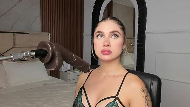 Snapshot of EmiilyHendriixx chatting on 01-30-25, 07:15 EmiilyHendriixx online show from 01-30-25, 07:15