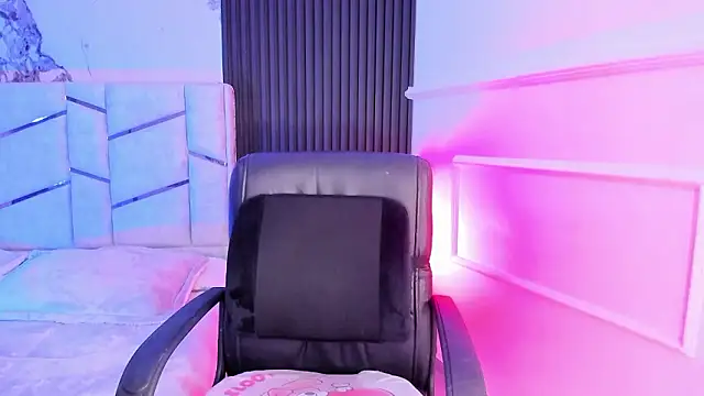 daniiphoeniixx online show from 02-27-26, 11:43