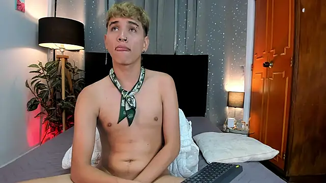 Snapshot of Brian-Ausslos chatting on 01-26-25, 07:10 Brian-Ausslos online show from 01-26-25, 07:10