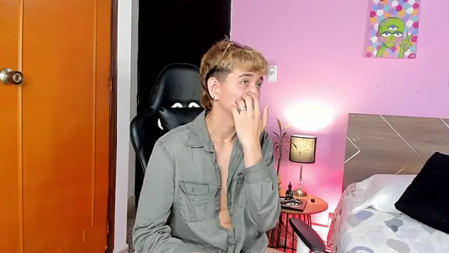 Snapshot of Brian-Ausslos chatting on 02-02-25, 07:41 Brian-Ausslos online show from 02-02-25, 07:41