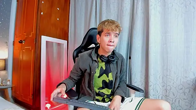 Snapshot of Brian-Ausslos chatting on 02-13-25, 04:54 Brian-Ausslos online show from 02-13-25, 04:54