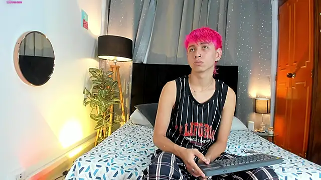 Snapshot of Brian-Ausslos chatting on 02-22-25, 04:40 Brian-Ausslos online show from 02-22-25, 04:40