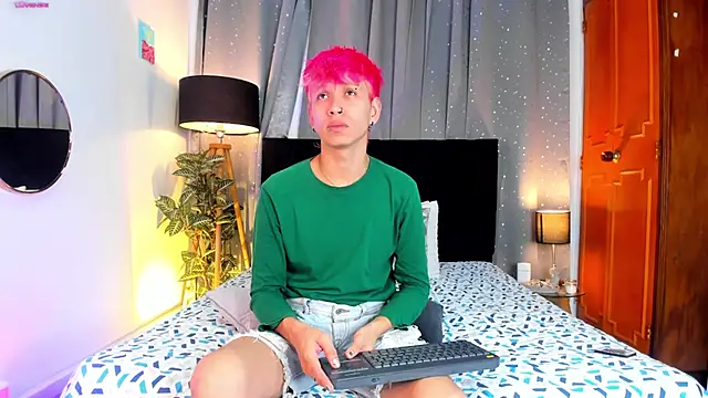 Snapshot of Brian-Ausslos chatting on 02-25-25, 04:46 Brian-Ausslos online show from 02-25-25, 04:46