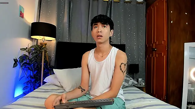 Snapshot of Brian-Ausslos chatting on 03-23-25, 04:49 Brian-Ausslos online show from 03-23-25, 04:49