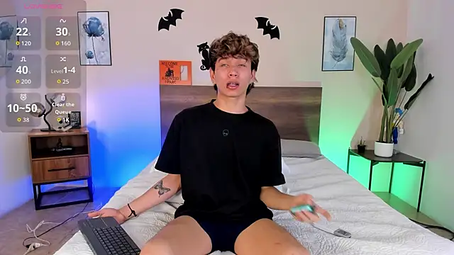 Snapshot of Brian-Ausslos chatting on 10-19-25, 07:42 Brian-Ausslos online show from 10-19-25, 07:42