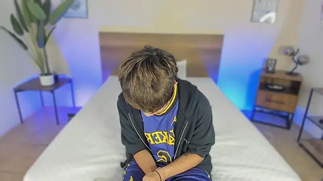 Snapshot of Brian-Ausslos chatting on 11-23-25, 04:56 Brian-Ausslos online show from 11-23-25, 04:56