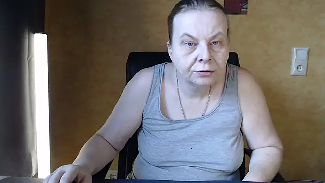 Sweet Phoenix online show from 10-03-25, 06:10