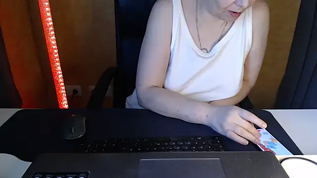 Sweet Phoenix online show from 05-18-26, 07:47