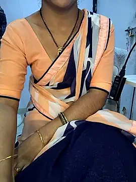 lovelygirl4567 online show from 01-06-26, 05:49