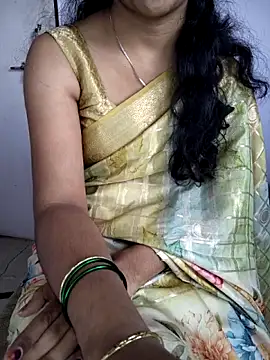 lovelygirl4567 online show from 02-03-26, 05:49