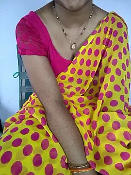 Snapshot of lovelygirl4567 chatting on 06-10-26, 05:50 lovelygirl4567 online show from 06-10-26, 05:50