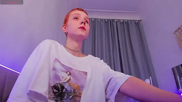 Snapshot of Iris_Pastels chatting on 02-28-25, 01:25 Iris Pastels online show from 02-28-25, 01:25