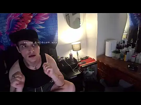 Snapshot of TylerXAnthony chatting on 11-11-25, 11:21 TylerXAnthony online show from 11-11-25, 11:21